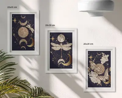 Tríptico com moldura com motivos da natureza destacando a lua, o espaço e as flores