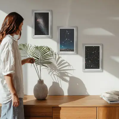 Conjunto de 3 quadros decorativos com constelação de Leão, galáxia e espaço sideral