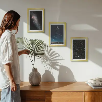 Conjunto de 3 quadros decorativos com constelação de Leão, galáxia e espaço sideral