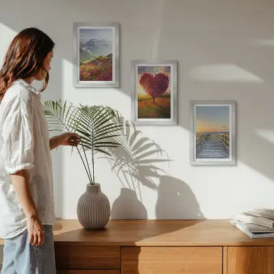 Conjunto de quadros com imagens paisagens de montanha, árvore em formato de coração e píer