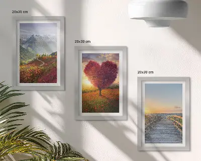 Conjunto de quadros com imagens paisagens de montanha, árvore em formato de coração e píer