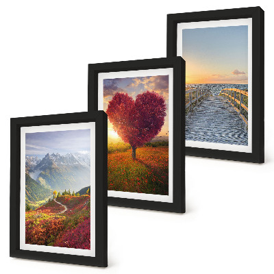Conjunto de molduras com imagens paisagens montanhosas, árvore em forma de coração, píer