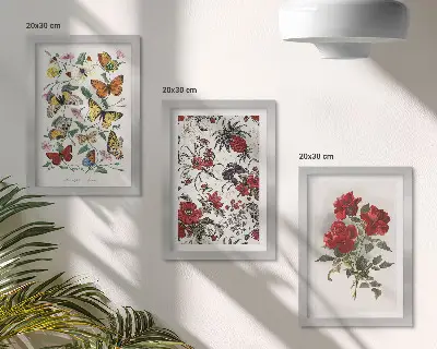 Conjunto de 3 quadros decorativos com estampas de borboletas, flores e rosas vermelhas em estilo clássico