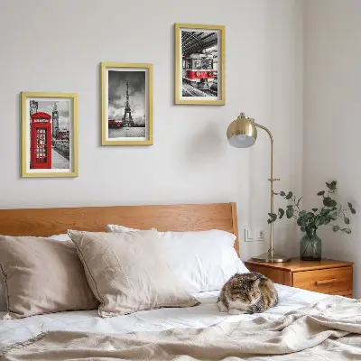 Conjunto de molduras com imagens cidades icônicas como Londres, Paris e transporte ferroviário