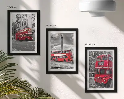 Conjunto de 3 quadros decorativos com ônibus vermelhos na paisagem urbana de Londres