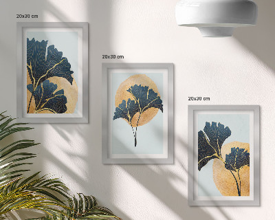 Conjunto de molduras com imagens Folhas de ginkgo estéticas sobre um fundo claro.