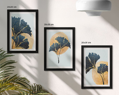 Conjunto de molduras com imagens Folhas de ginkgo estéticas sobre um fundo claro.