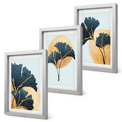 Conjunto de molduras com imagens Folhas de ginkgo estéticas sobre um fundo claro.
