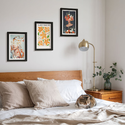 Conjunto de 3 quadros decorativos Retratos florais com buquês e folhas coloridas.