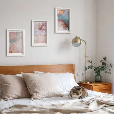 Conjunto de 3 quadros decorativos com padrões abstratos em tons pastel