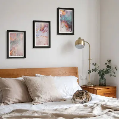 Conjunto de 3 quadros decorativos com padrões abstratos em tons pastel