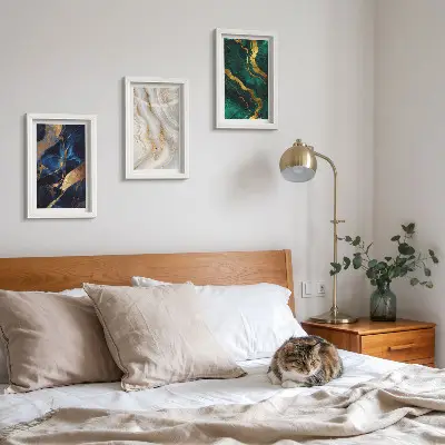 Conjunto de 3 quadros decorativos com padrões abstratos em tons de azul e verde
