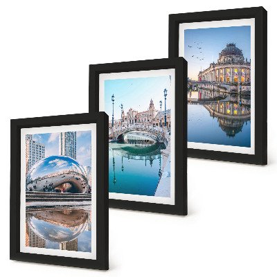 Conjunto de 3 quadros decorativos A arquitetura da cidade refletida na água.