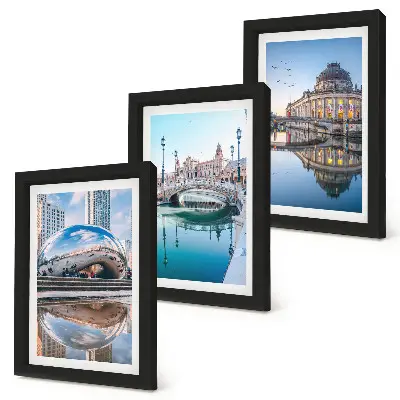Conjunto de 3 quadros decorativos com a arquitetura da cidade refletida na água
