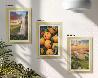 Tríptico com moldura paisagem italiana de cachoeira e montanha com pôr do sol e laranjas