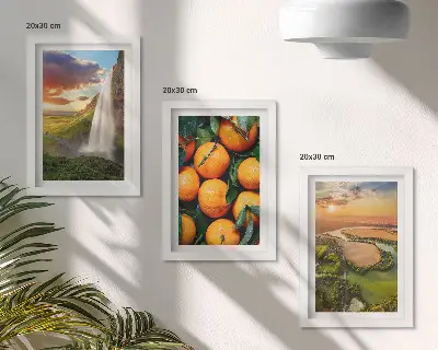 Tríptico com moldura paisagem italiana de cachoeira e montanha com pôr do sol e laranjas