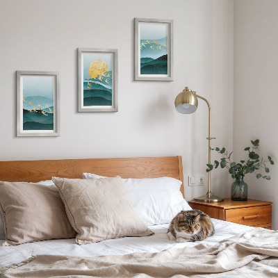 Conjunto de molduras com imagens Paisagens abstratas de ondas solares e pássaros voando.