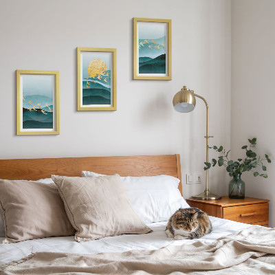 Conjunto de molduras com imagens Paisagens abstratas de ondas solares e pássaros voando.
