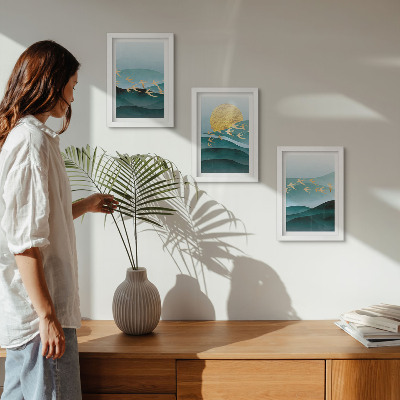 Conjunto de molduras com imagens Paisagens abstratas de ondas solares e pássaros voando.