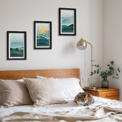 Conjunto de molduras com imagens Paisagens abstratas de ondas solares e pássaros voando.