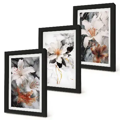 Conjunto de 3 quadros decorativos com estampas de flores sobre fundo de mármore em tons de branco e preto
