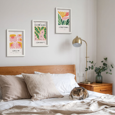 Conjunto de molduras com imagens Pôsteres com flores e folhas em estilo moderno.