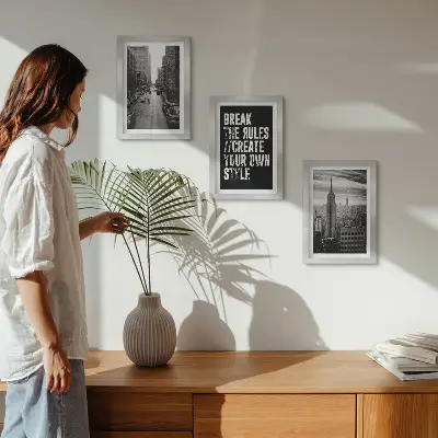 Conjunto de 3 quadros decorativos ruas da cidade em preto e branco com frase inspiradora