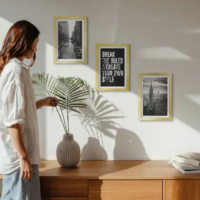 Conjunto de 3 quadros decorativos ruas da cidade em preto e branco com frase inspiradora
