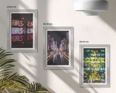 Conjunto de 3 quadros decorativos Letreiros de néon da cidade à noite com vista para o rio.