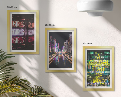 Conjunto de 3 quadros decorativos Letreiros de néon da cidade à noite com vista para o rio.