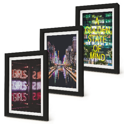 Conjunto de 3 quadros decorativos Letreiros de néon da cidade à noite com vista para o rio.
