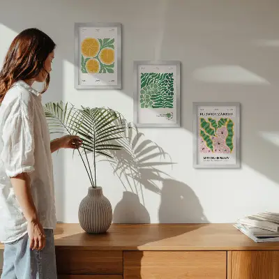 Conjunto de molduras com imagens com motivos de frutas e plantas em tons pastel
