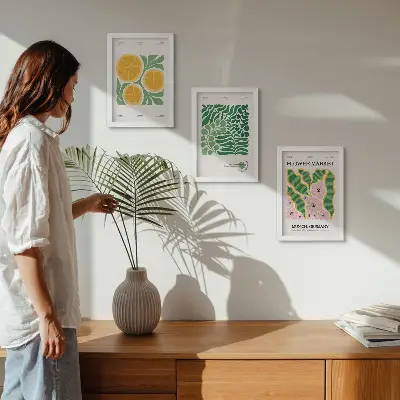 Conjunto de molduras com imagens com motivos de frutas e plantas em tons pastel