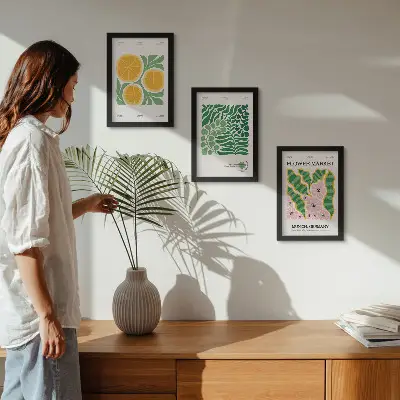 Conjunto de molduras com imagens com motivos de frutas e plantas em tons pastel