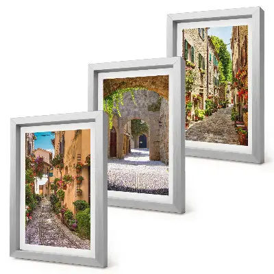 Tríptico com moldura retratando ruas italianas com flores e arquitetura paisagística