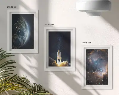Tríptico com moldura estampa de espaço com terra, foguete e galáxia em céu estrelado