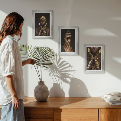 Tríptico com moldura Retratos elegantes de uma mulher africana