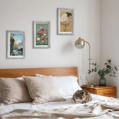 Conjunto de 3 quadros decorativos com paisagem de montanhas, rio, flores e garças na relva