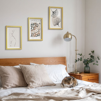 Conjunto de 3 quadros decorativos Pôster abstrato com formas femininas e folhas em estilo boho.