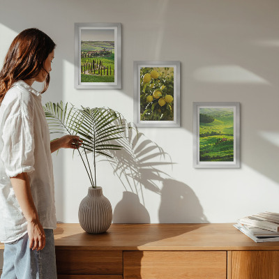 Conjunto de molduras com imagens Paisagens italianas com laranjeiras e colinas verdejantes.