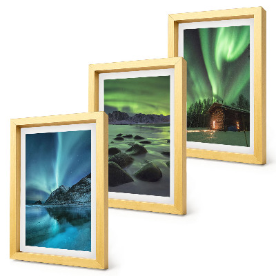 Tríptico com moldura Paisagens de inverno com a aurora boreal sobre as montanhas.