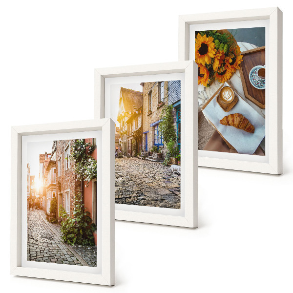 Conjunto de molduras com imagens Ruas charmosas com cafés e girassóis.