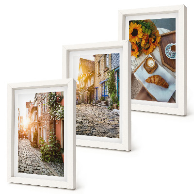 Conjunto de molduras com imagens Ruas charmosas com cafés e girassóis.