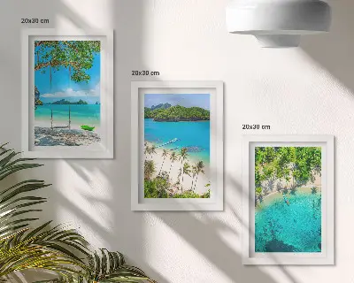 Conjunto de 3 quadros decorativos de praias tropicais com palmeiras e águas cristalinas