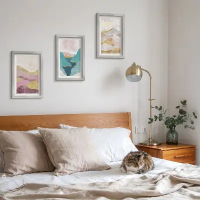 Conjunto de 3 quadros decorativos com paisagens abstratas de montanhas e sol
