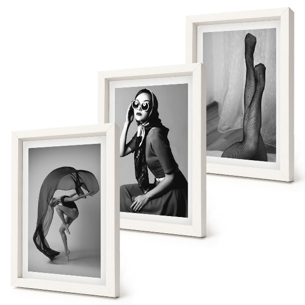Tríptico com moldura Retratos elegantes em preto e branco de mulheres em poses sofisticadas.