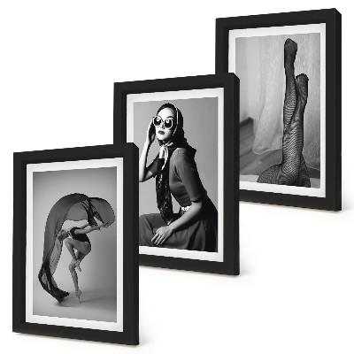 Tríptico com moldura Retratos elegantes em preto e branco de mulheres em poses sofisticadas.