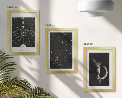 Conjunto de 3 quadros decorativos com tema de sistema solar, galáxia e figura noturna na lua