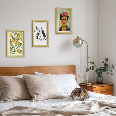 Conjunto de molduras com imagens Slogan da Lemons sobre vinho, retrato de Frida Kahlo