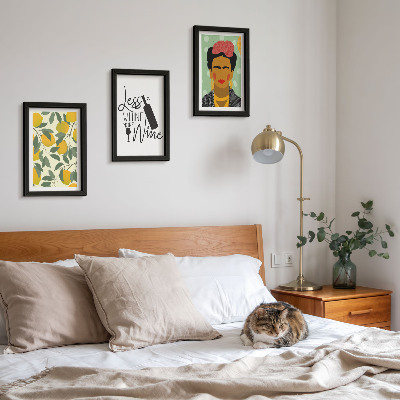 Conjunto de molduras com imagens Slogan da Lemons sobre vinho, retrato de Frida Kahlo